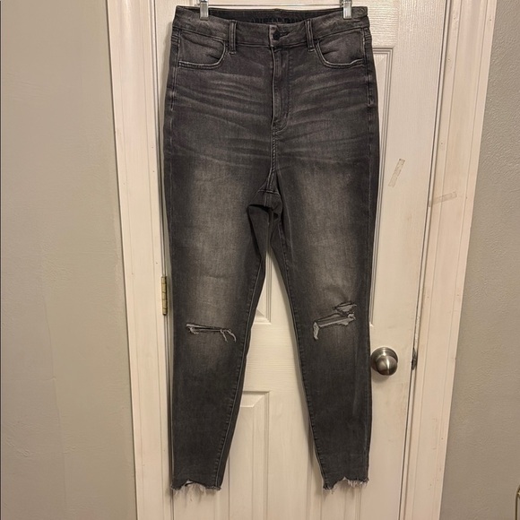 American Eagle Outfitters Curvy Highest Rise Jegging Distressed Details #491 - Picture 1 of 9